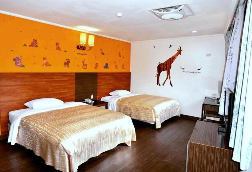 اتاق استاندارد چهار تخته, Toong Mao Resorts &