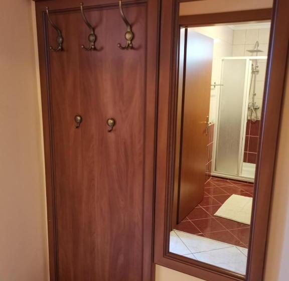 דירת חדר בקומת קרקע, Harmónia Panzió