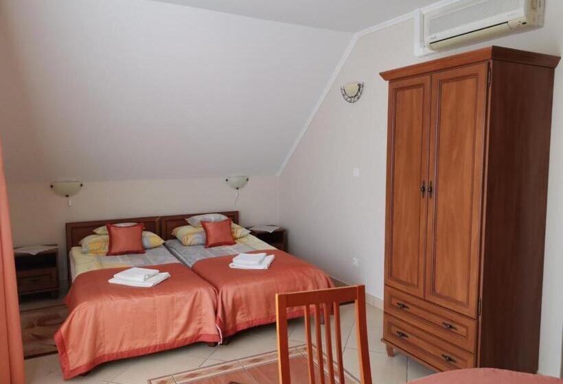 דירת חדר עם טרסה, Harmónia Panzió