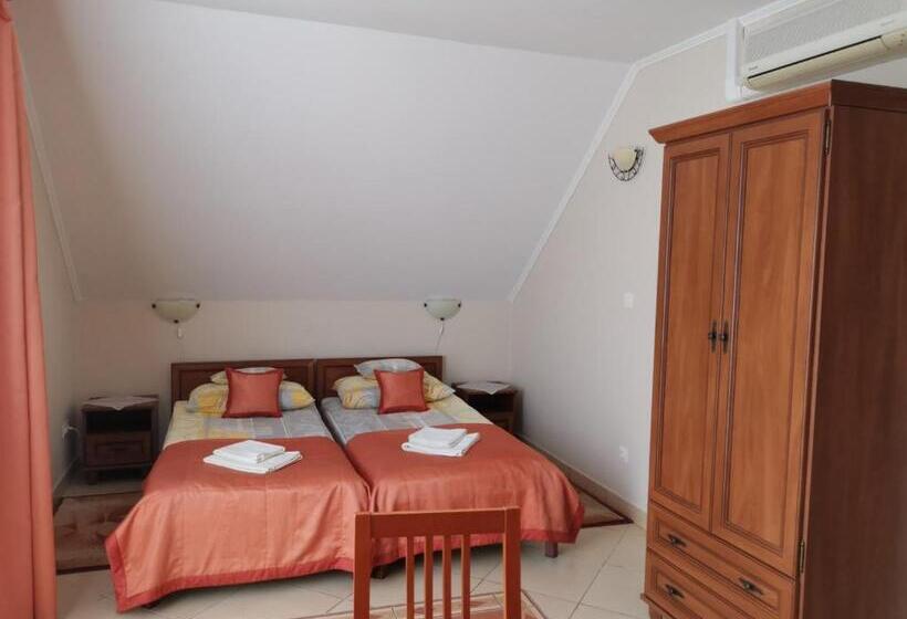 דירת חדר עם טרסה, Harmónia Panzió