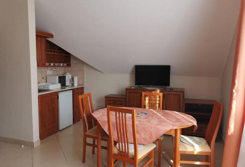 דירת חדר עם טרסה, Harmónia Panzió