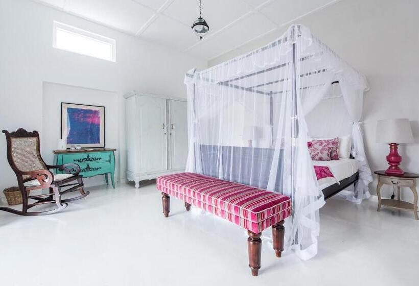 Семейный Номер, Ashburnham Tea Estate