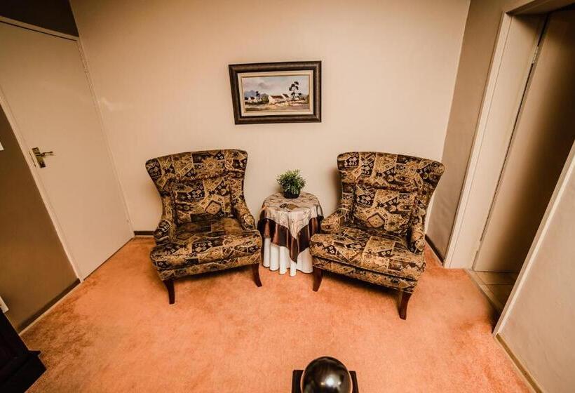 سوئیت کلاسیک, Butlers Crown