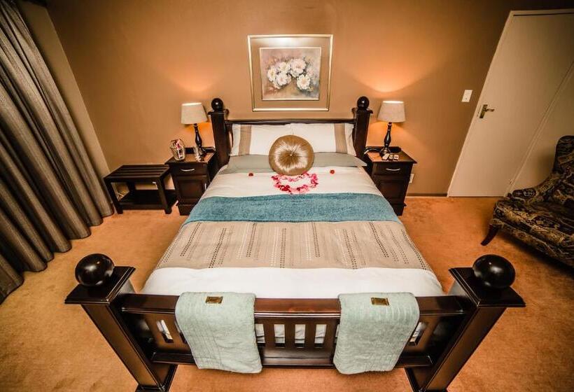 سوئیت کلاسیک, Butlers Crown