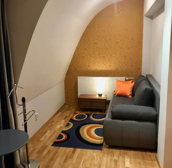 آپارتمان 1 خوابه, Garni Expo