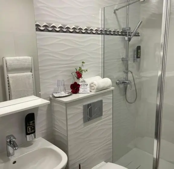 Deluxe-huone Puutarhanäkymä, Garni Expo