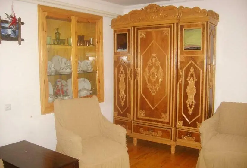 اتاق استاندارد با سرویس بهداشتی مشترک, Guest House Svetlana
