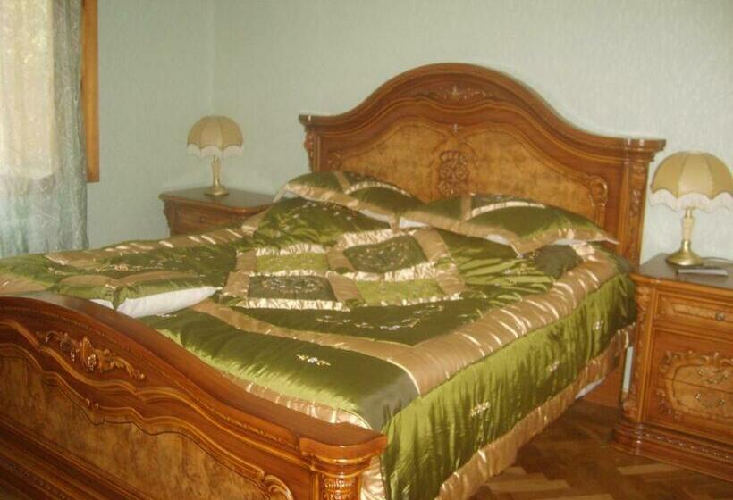 اتاق استاندارد با سرویس بهداشتی مشترک, Guest House Svetlana