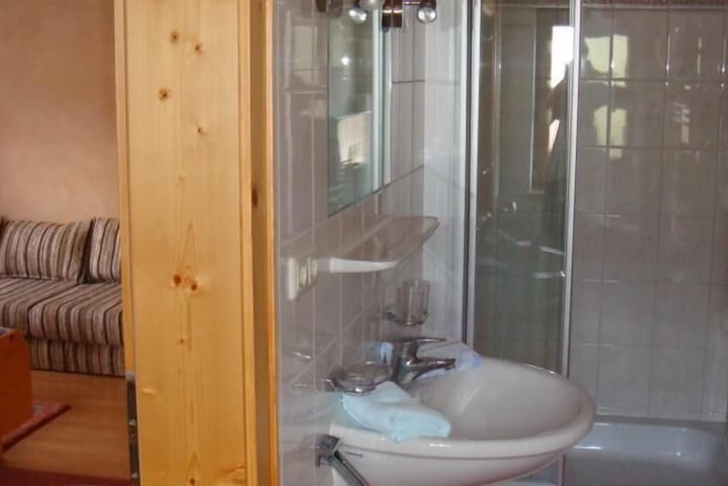 Номер Стандарт, Happy Camp Hofherr