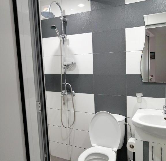 סוויטת ג'וניור עם מרפסת, Ianakiev Guest House