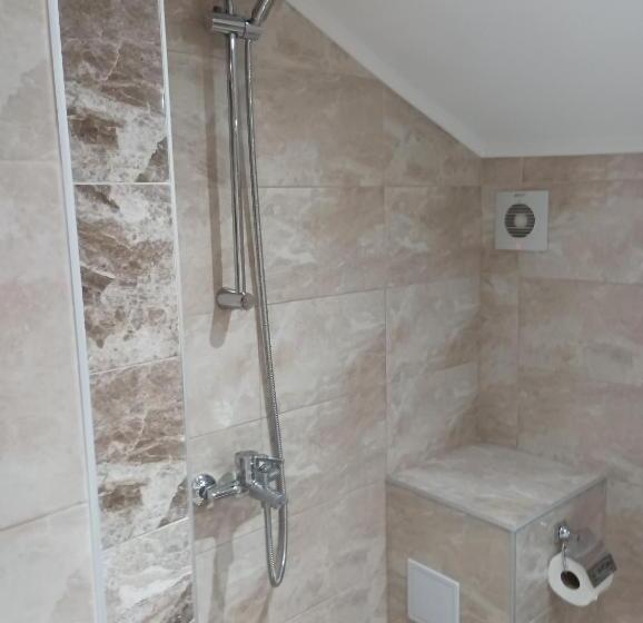 חדר משפחתי נוף לגינה, Ianakiev Guest House