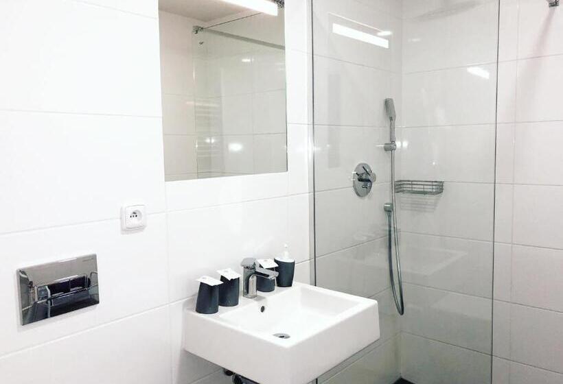 اتاق راحتی سه تخته, Penzion Dmz