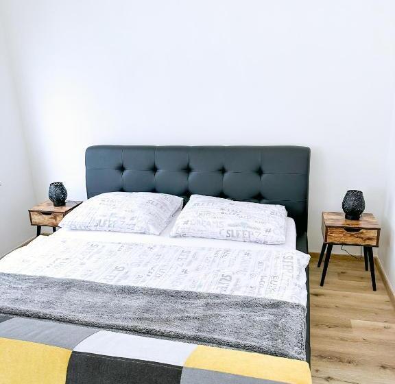 سوییت لوکس, Penzion Dmz