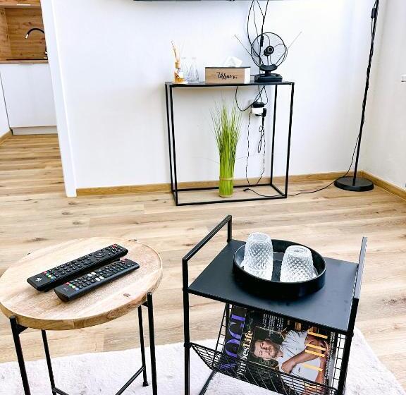 سوییت لوکس, Penzion Dmz