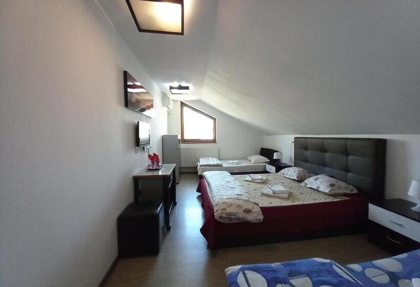 Economy Quadruple Room, Villa Zorba