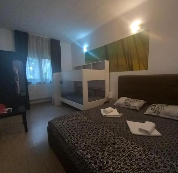 اتاق خانوادگی, Villa Zorba