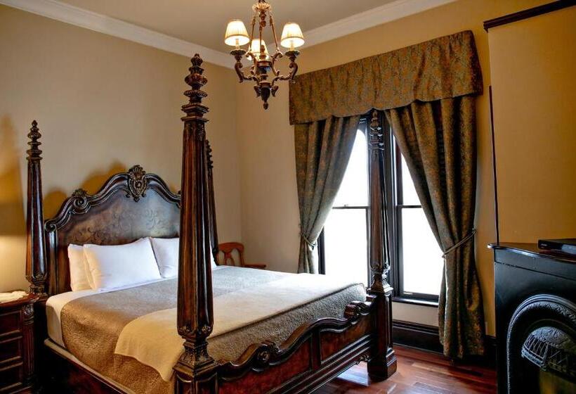 Standard Szoba King Size Bed, Puddicombe House