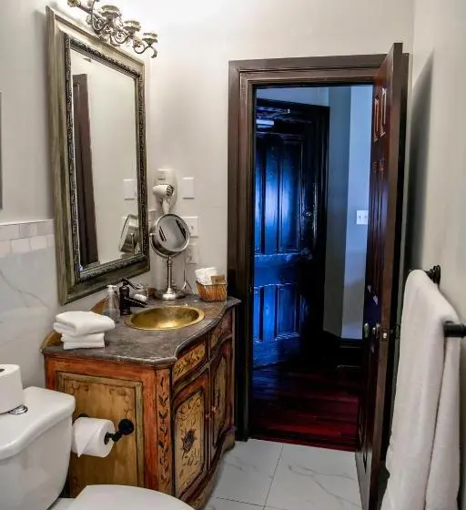 プレミアムルーム, Puddicombe House