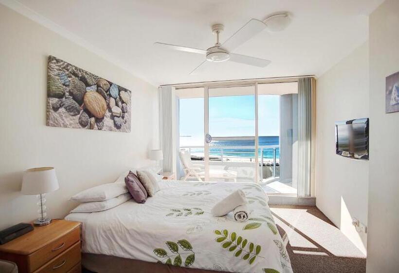 2 Bedroom Apartment with Views, Beaches International