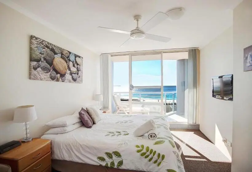 2 Bedroom Apartment with Views, Beaches International