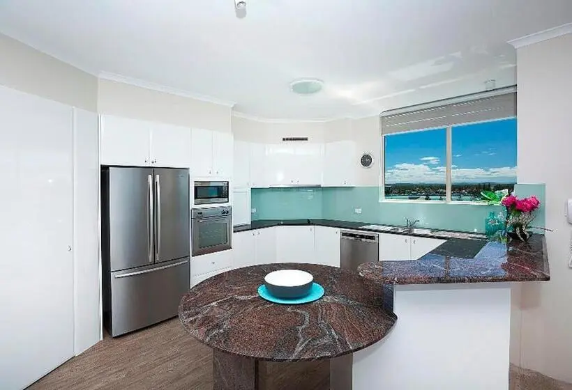 1 Bedroom Penthouse Apartment, Beaches International
