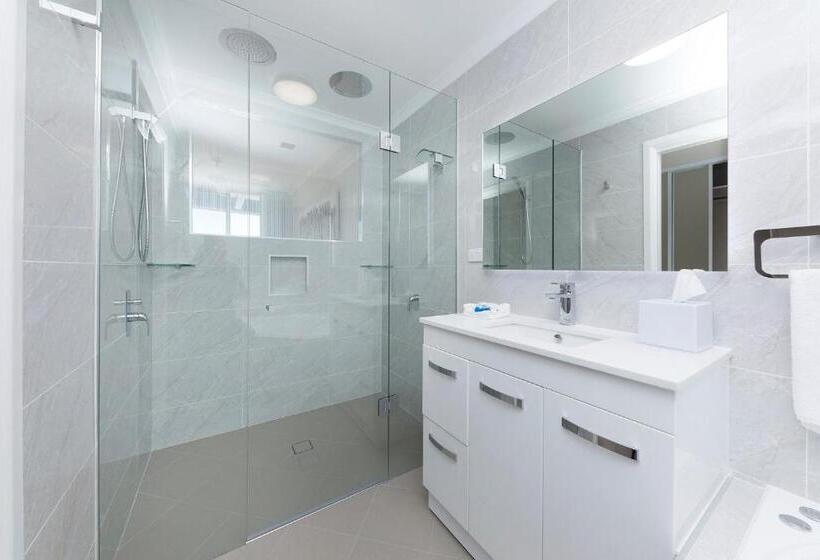 דירת פנטהאוז 1 חדרי שינה, Beaches International