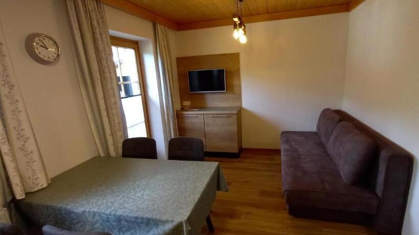 شقة غرفة واحدة, Gumpoldbauer