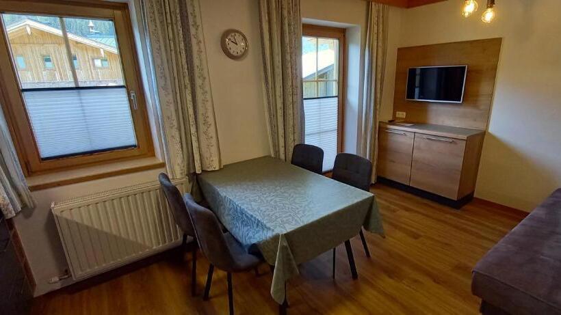 شقة غرفة واحدة, Gumpoldbauer