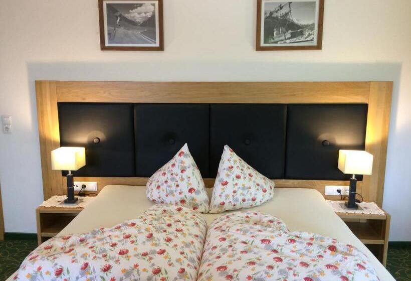 스탠다드 스튜디오, Jenneweinhof