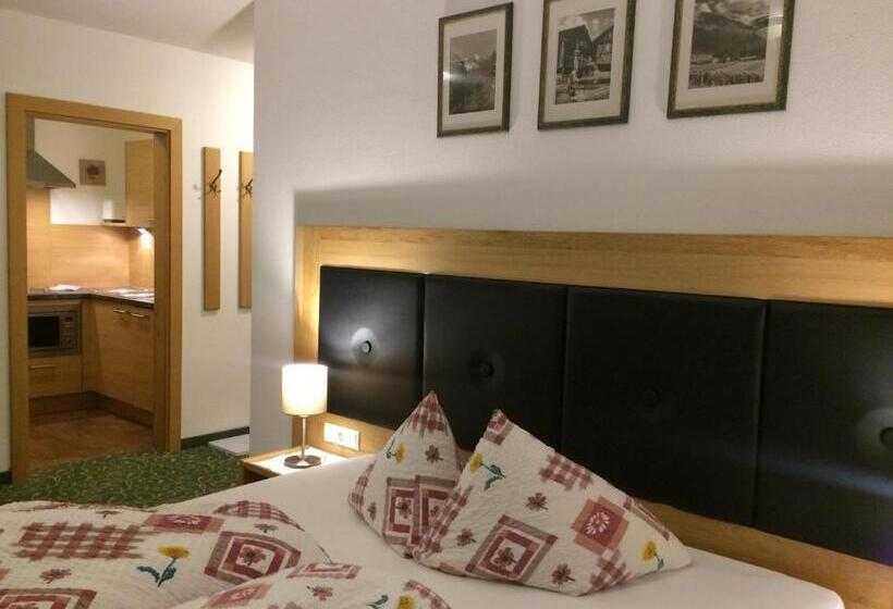 스탠다드 스튜디오, Jenneweinhof