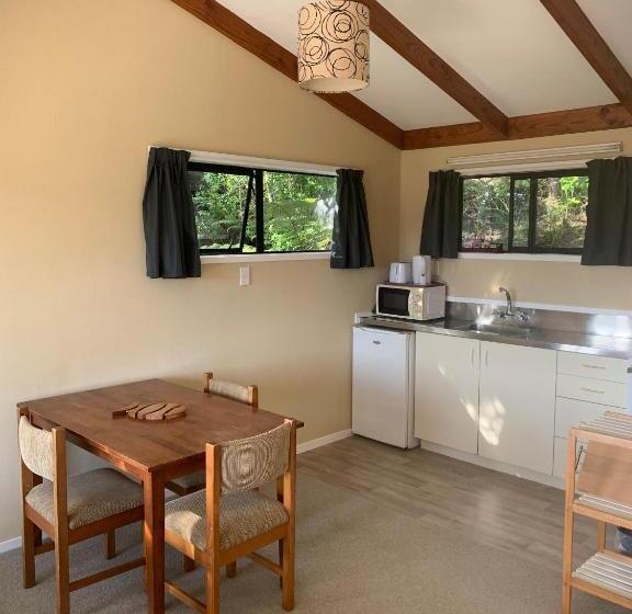2 Bedroom Family Apartment Sea View, The Retreat Bay Of Islands