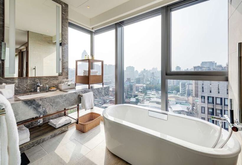 سوییت, Doubletree By Hilton Taipei Zhongshan