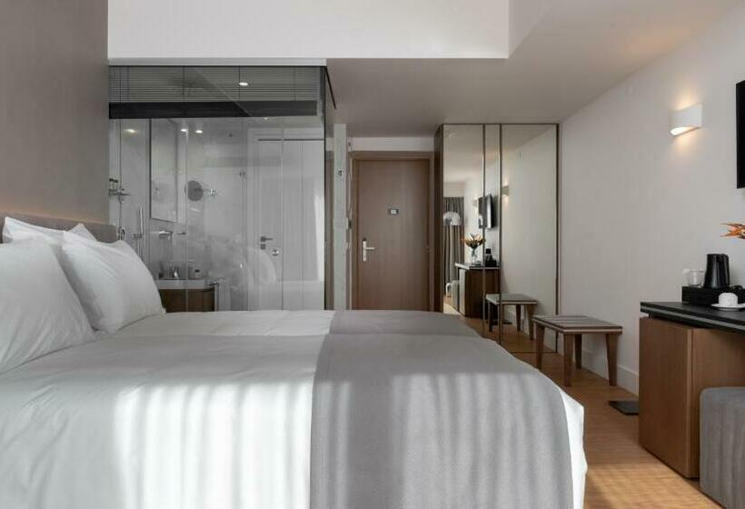 スタンダードルーム, Elia Ermou Athens