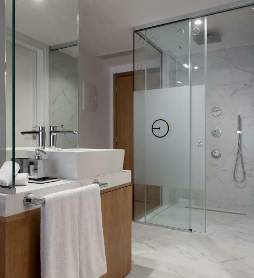 デラックスファミリールーム, Elia Ermou Athens