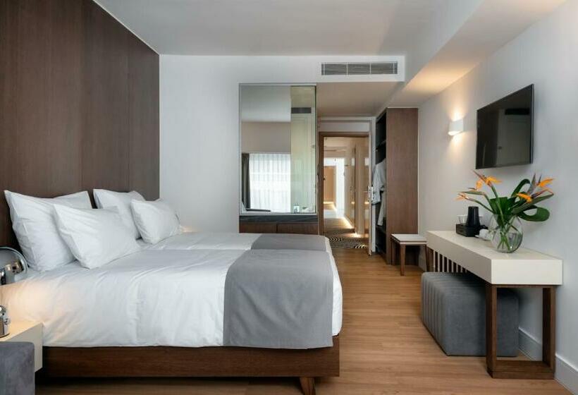 エクゼクティブルーム, Elia Ermou Athens