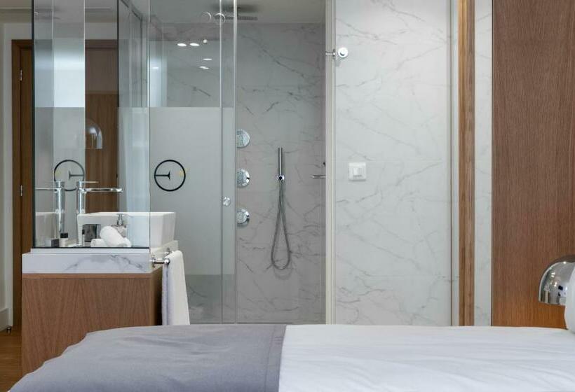 スタンダードルーム, Elia Ermou Athens