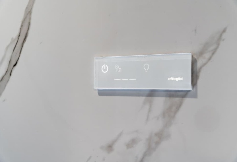 エクゼクティブルーム, Elia Ermou Athens