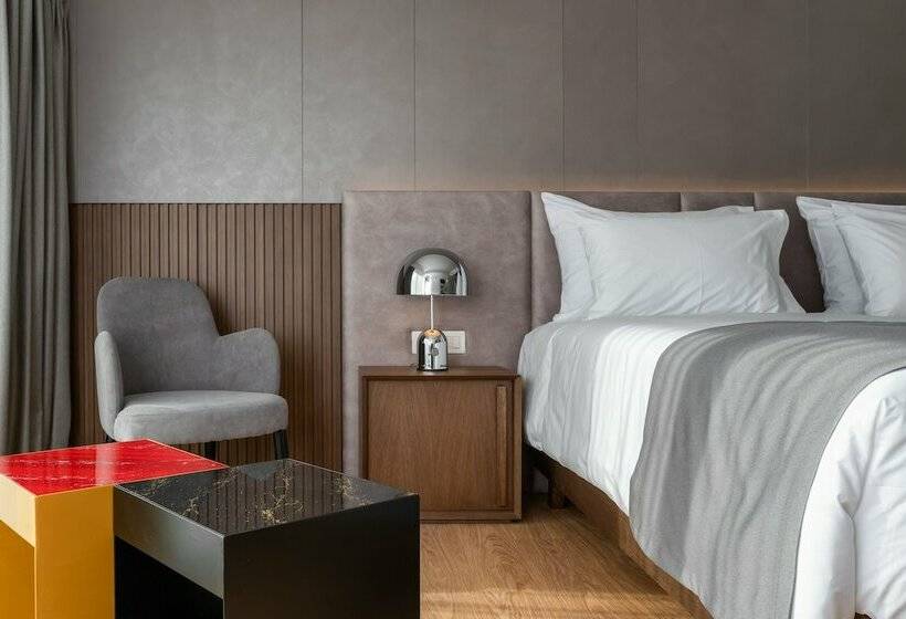 スタンダードルーム, Elia Ermou Athens