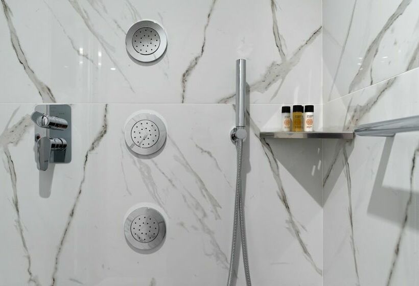 スタンダードルーム, Elia Ermou Athens