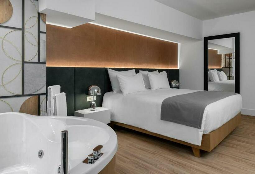 ハイドロマッサージバス付きジュニアスイート, Elia Ermou Athens