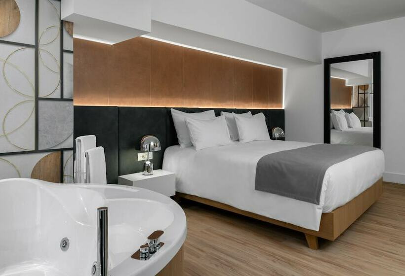 ハイドロマッサージバス付きジュニアスイート, Elia Ermou Athens