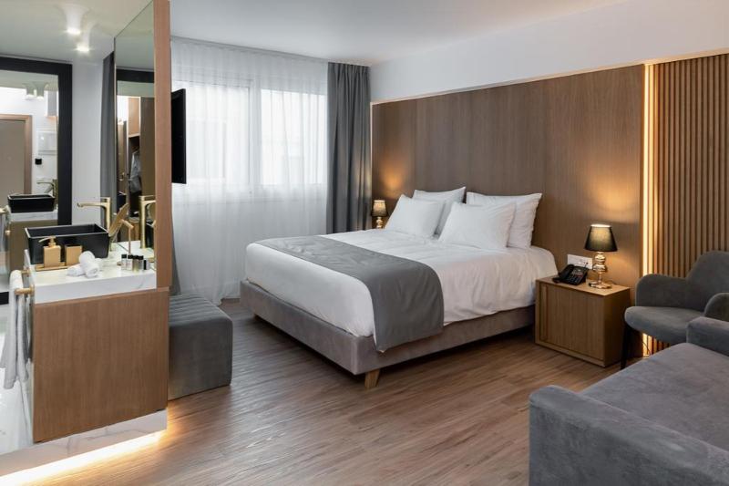 Номер Superior, Elia Ermou Athens