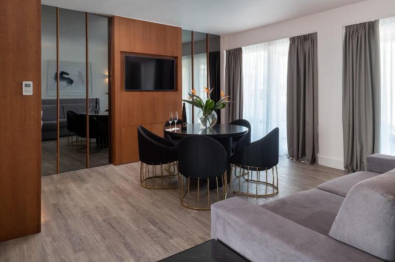 Deluxe люкс с видом, Elia Ermou Athens