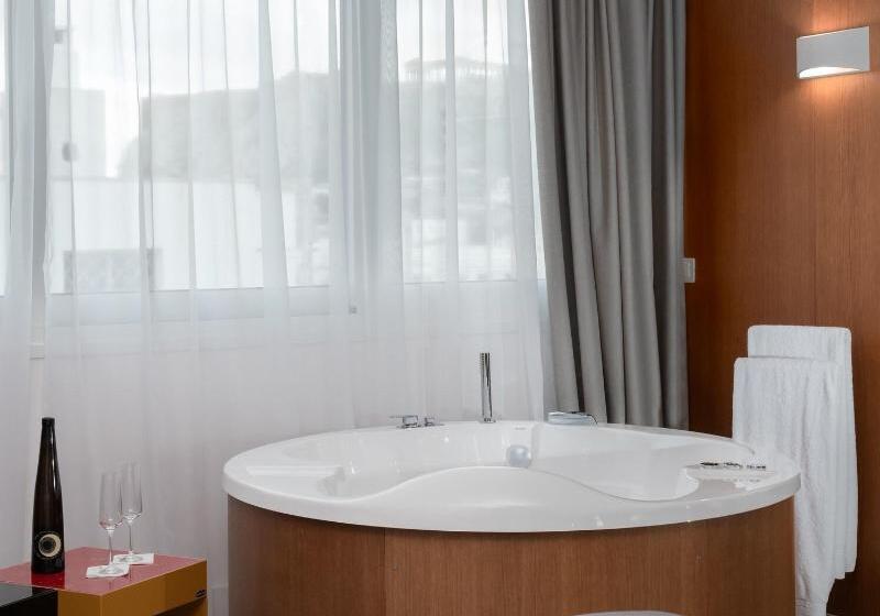 デラックススイート ビュー付き, Elia Ermou Athens