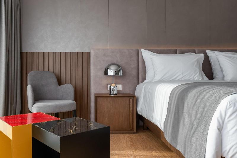 スタンダードルーム, Elia Ermou Athens