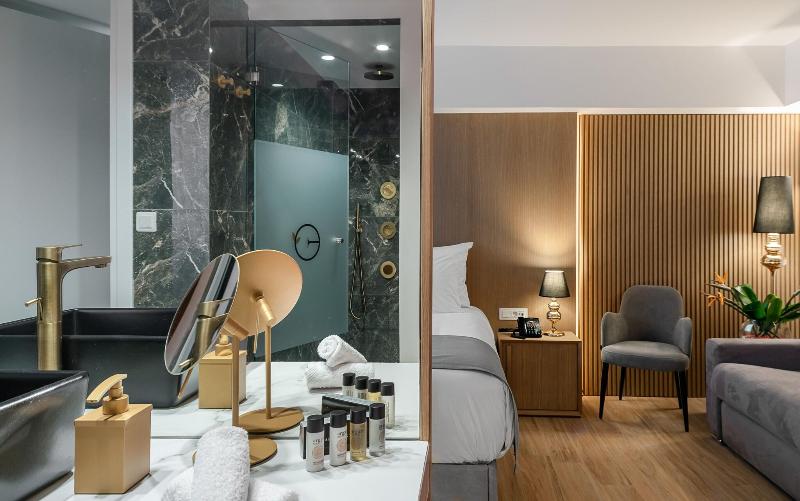 デラックスファミリールーム, Elia Ermou Athens