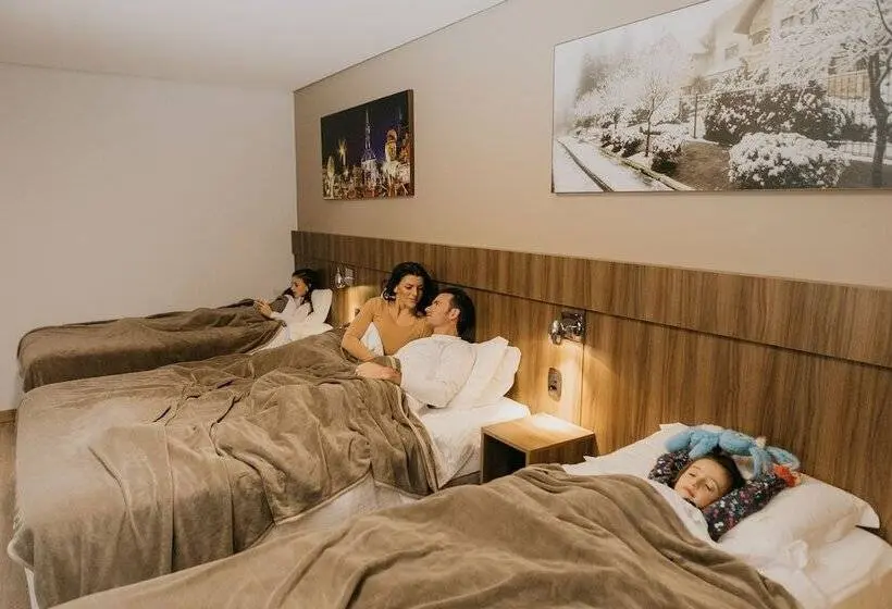 デラックスの4人部屋, Fioreze Centro