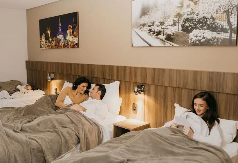 デラックスの4人部屋, Fioreze Centro