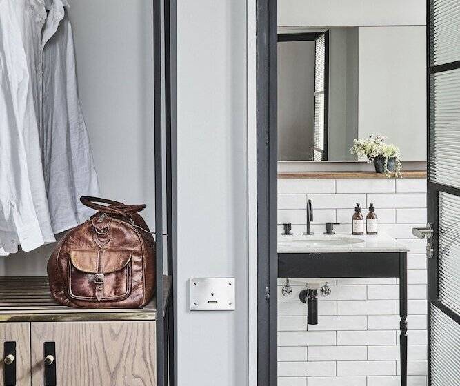 סוויטה, Gorgeous George By Design Hotels ™