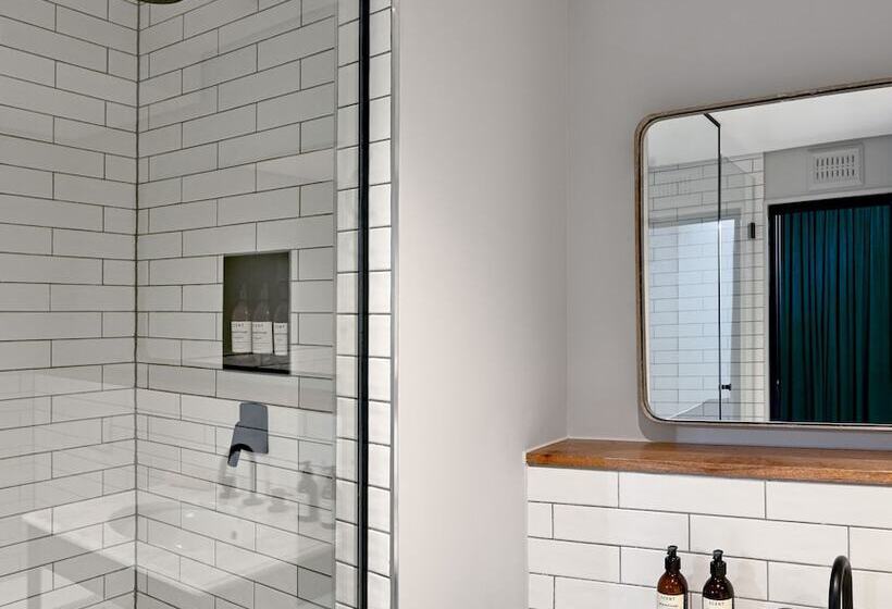 סוויטה, Gorgeous George By Design Hotels ™